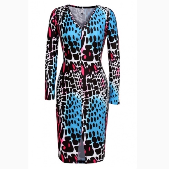 Cheetah Long Sleeve Dress - Picture 3 of 9